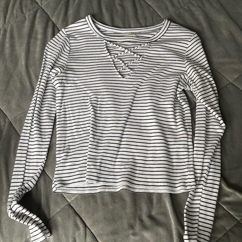 Hollister long sleeve Size M